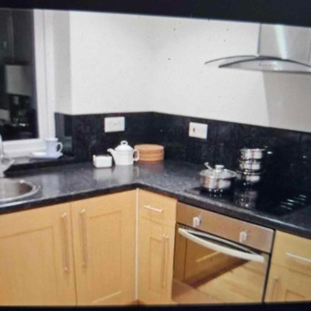 Chimneys B&B Holbrook  Bagian luar foto