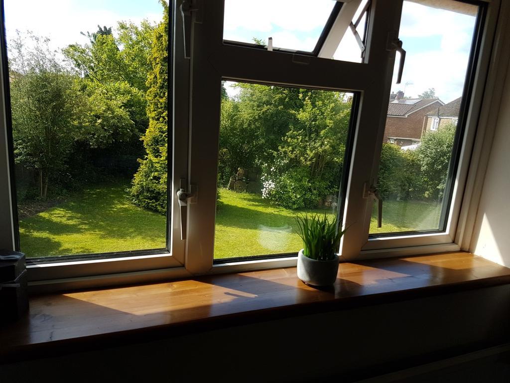 Chimneys B&B Holbrook  Bagian luar foto